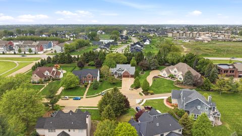 Tiny photo for 4986 Foxborough Court, Bettendorf, IA 52722 (MLS # 12635914)