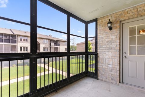 Tiny photo for 13919 W Leamington Drive #806, Crestwood, IL 60418 (MLS # 12428497)