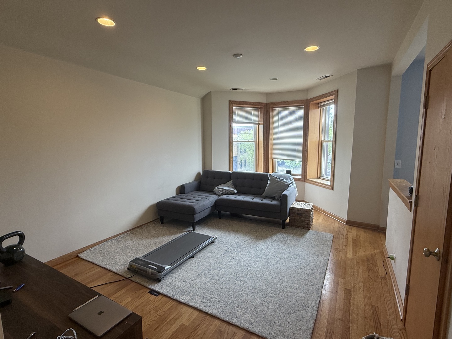 2418 N Western Avenue 3F