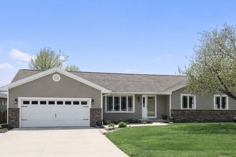 Photo of 502 W Kenneth Drive, Heyworth, IL 61745 (MLS # 12532515)