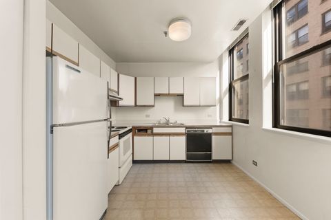 Tiny photo for 640 S Federal Street #702, Chicago, IL 60605 (MLS # 12512843)