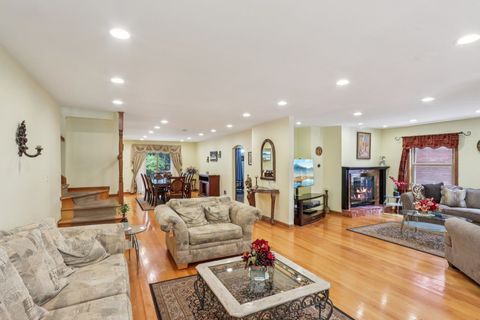 Tiny photo for 6741 N Ramona Avenue, Lincolnwood, IL 60712 (MLS # 12460935)