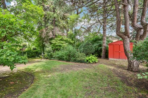 Tiny photo for 6741 N Ramona Avenue, Lincolnwood, IL 60712 (MLS # 12460935)