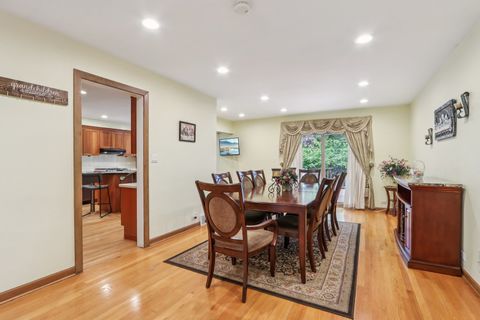 Tiny photo for 6741 N Ramona Avenue, Lincolnwood, IL 60712 (MLS # 12460935)