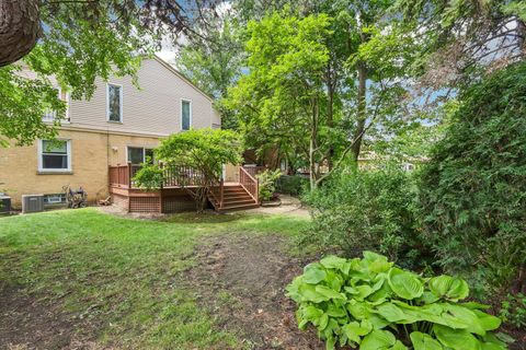 Tiny photo for 6741 N Ramona Avenue, Lincolnwood, IL 60712 (MLS # 12460935)