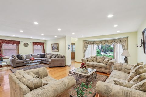 Tiny photo for 6741 N Ramona Avenue, Lincolnwood, IL 60712 (MLS # 12460935)