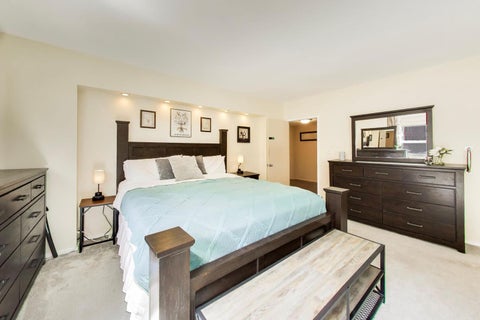 Tiny photo for 3180 N Lake Shore Drive #4G, Chicago, IL 60657 (MLS # 12700537)