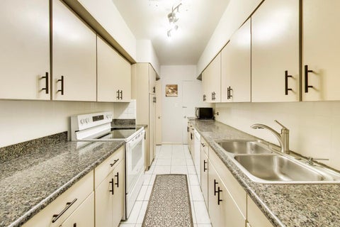 Tiny photo for 3180 N Lake Shore Drive #4G, Chicago, IL 60657 (MLS # 12700537)