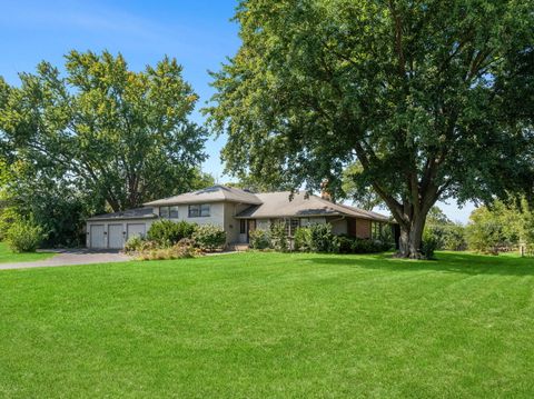 Photo of 2250 White Oak Drive, Northbrook, IL 60062 (MLS # 12474721)
