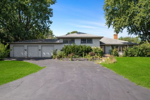 Tiny photo for 2250 White Oak Drive, Northbrook, IL 60062 (MLS # 12474721)