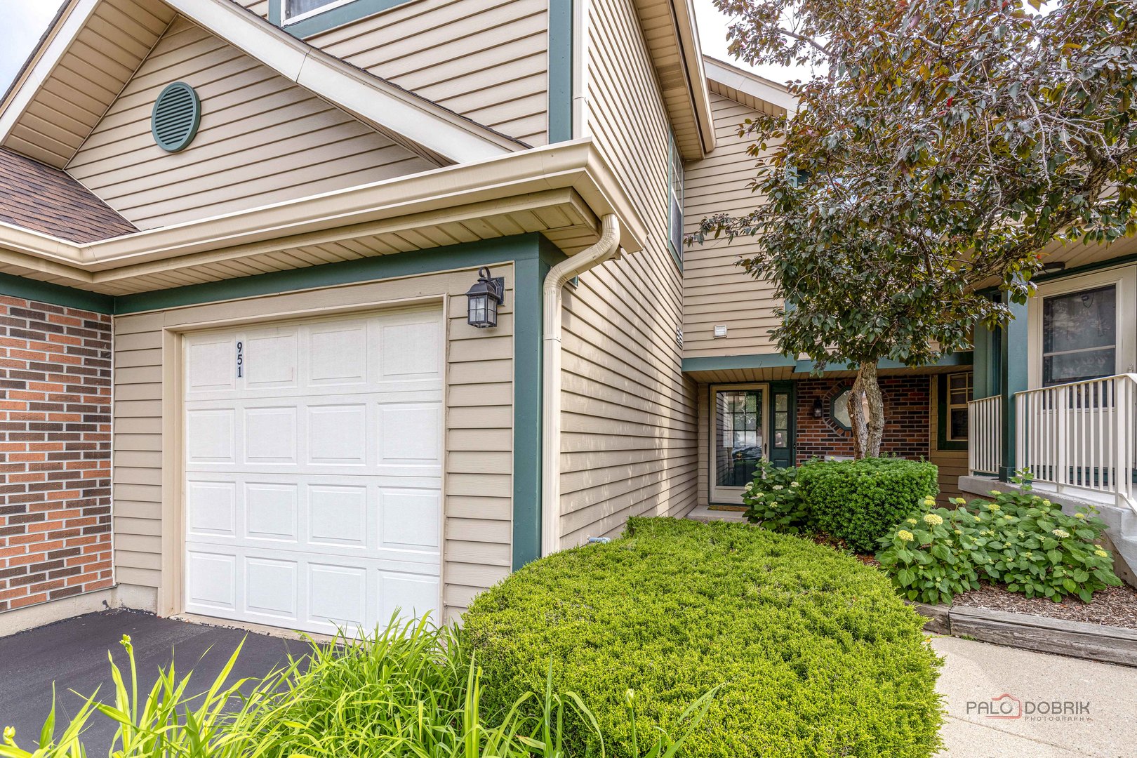 951 Ridgefield Lane