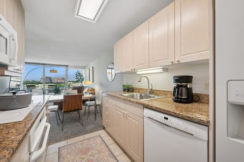 Tiny photo for 800 Elgin Road #1002, Evanston, IL 60201 (MLS # 12439688)