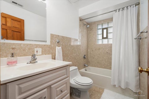 Tiny photo for 8000 W Lake Street, Niles, IL 60714 (MLS # 12763144)
