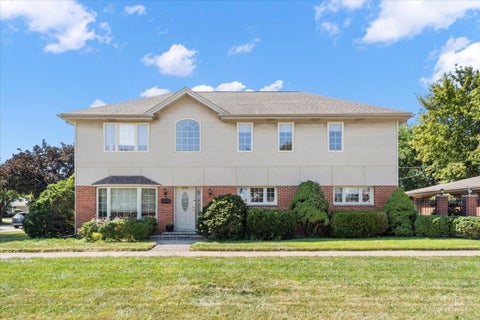 Tiny photo for 8000 W Lake Street, Niles, IL 60714 (MLS # 12763144)