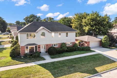 Photo of 8000 W Lake Street, Niles, IL 60714 (MLS # 12763144)