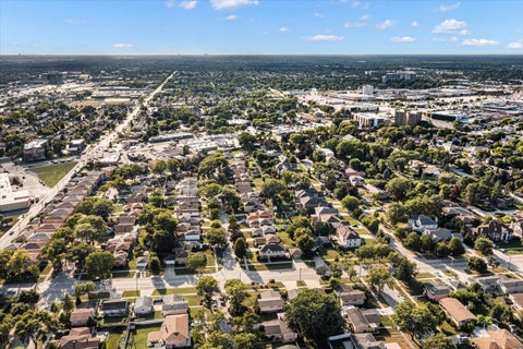 Tiny photo for 8000 W Lake Street, Niles, IL 60714 (MLS # 12763144)