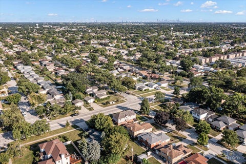 Tiny photo for 8000 W Lake Street, Niles, IL 60714 (MLS # 12763144)