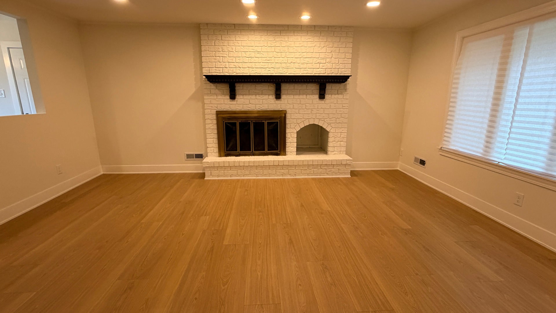 16067 SCHOOL Street