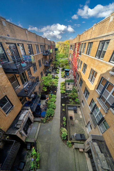 Tiny photo for 1225 W Greenleaf Avenue #3W, Chicago, IL 60626 (MLS # 12506250)