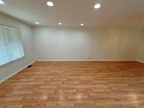 Tiny photo for 208 Autumn Lane, Vernon Hills, IL 60061 (MLS # 12745925)