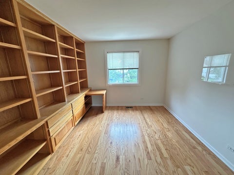 Tiny photo for 208 Autumn Lane, Vernon Hills, IL 60061 (MLS # 12745925)
