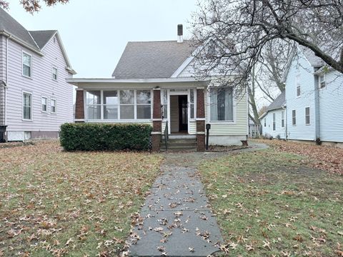 Photo of 613 N Center Street, Clinton, IL 61727 (MLS # 12494027)
