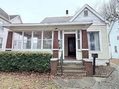 Tiny photo for 613 N Center Street, Clinton, IL 61727 (MLS # 12494027)