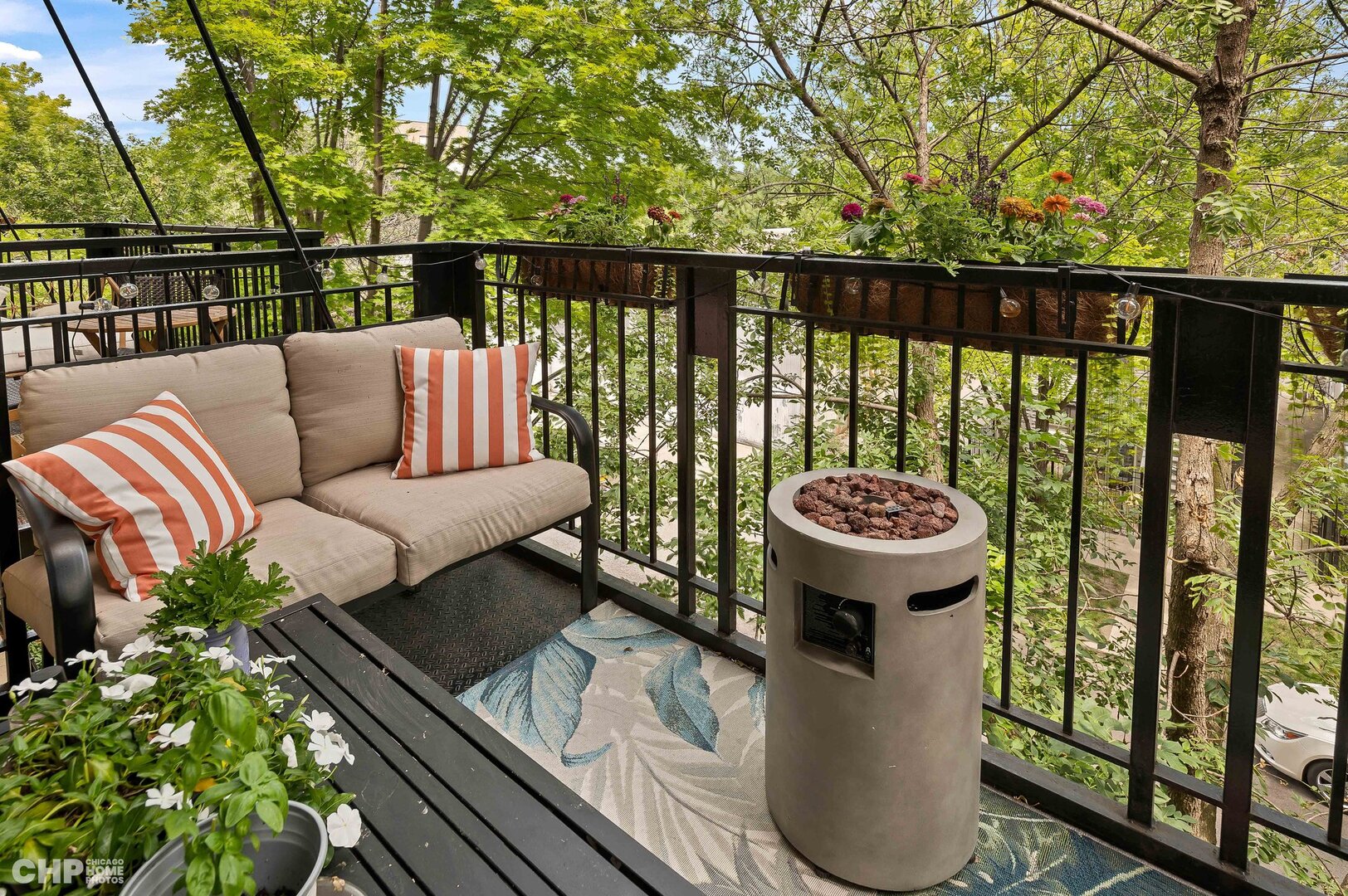 1740 N Maplewood Avenue 305