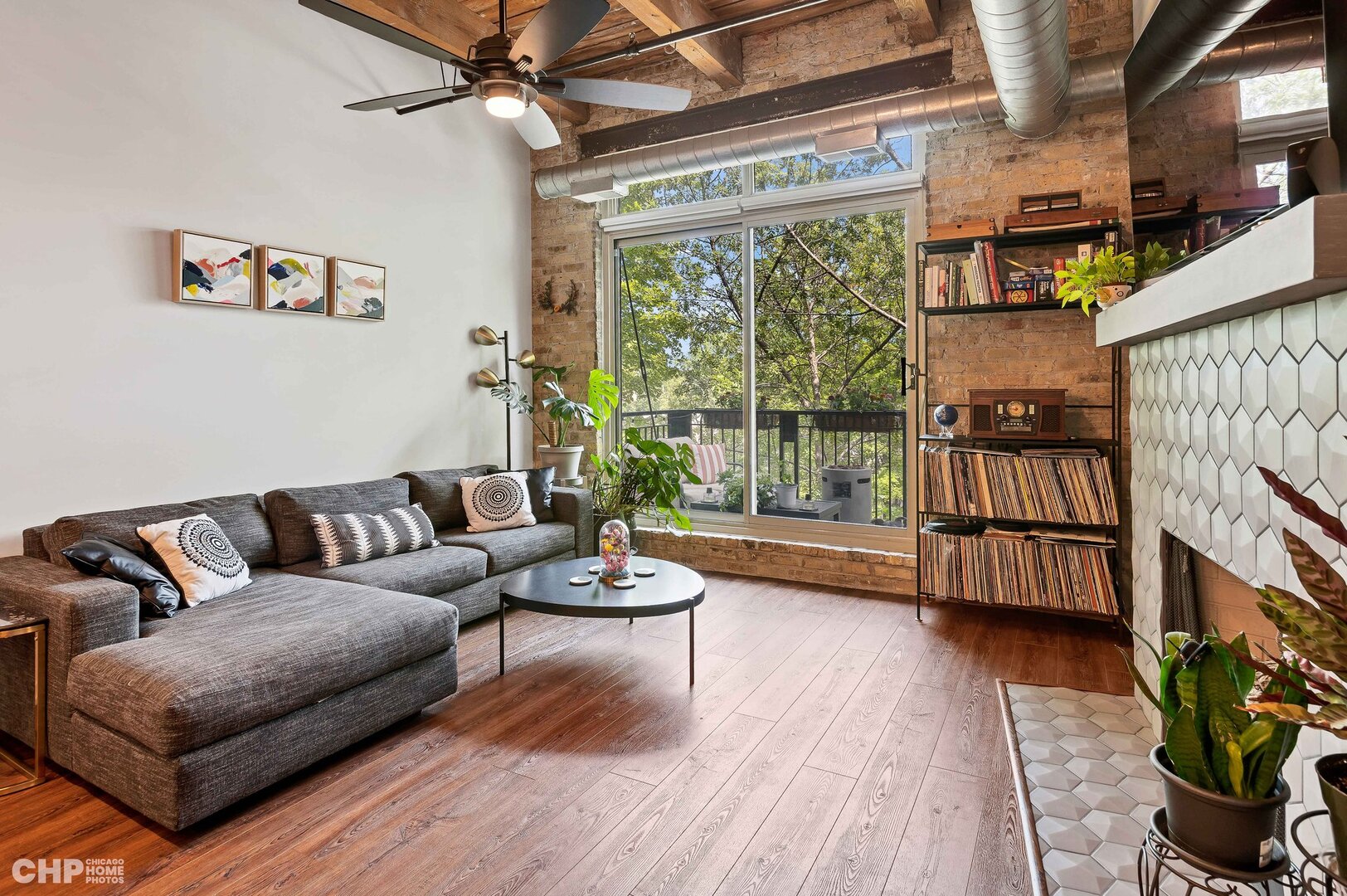 1740 N Maplewood Avenue 305