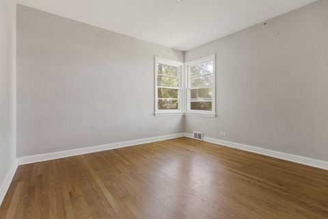 Tiny photo for 9532 Greenwood Drive, Des Plaines, IL 60016 (MLS # 12475809)