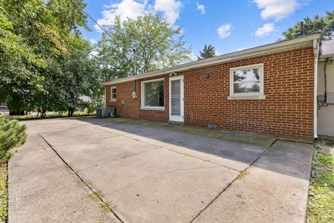 Tiny photo for 9532 Greenwood Drive, Des Plaines, IL 60016 (MLS # 12475809)