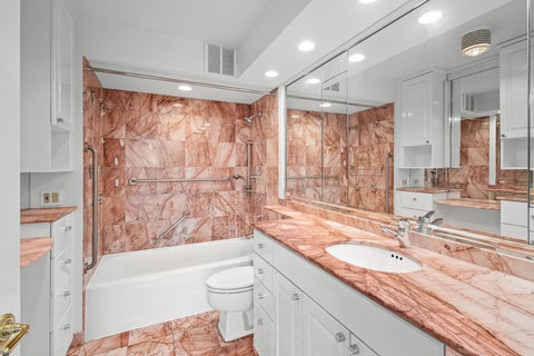 Tiny photo for 2500 N Lakeview Avenue #3101, Chicago, IL 60614 (MLS # 12743387)