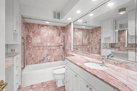Tiny photo for 2500 N Lakeview Avenue #3101, Chicago, IL 60614 (MLS # 12743387)
