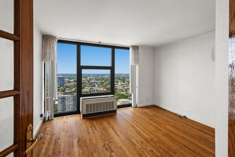 Tiny photo for 2500 N Lakeview Avenue #3101, Chicago, IL 60614 (MLS # 12743387)