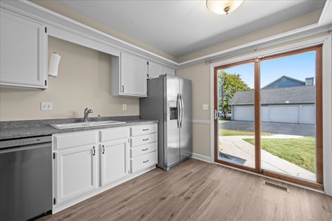 Tiny photo for 355 S Collins Street #355, South Elgin, IL 60177 (MLS # 12610183)