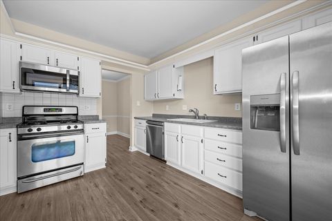 Tiny photo for 355 S Collins Street #355, South Elgin, IL 60177 (MLS # 12610183)