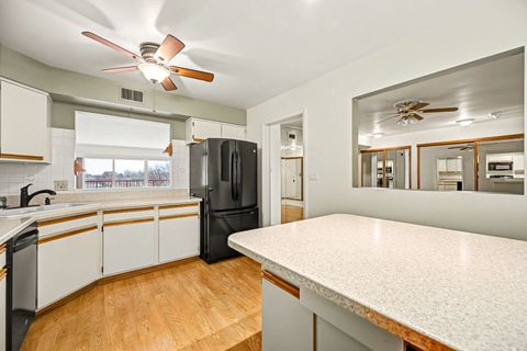 Tiny photo for 40 S Main Street #4A, Glen Ellyn, IL 60137 (MLS # 12556440)