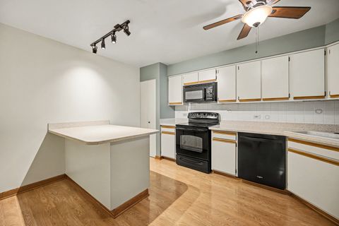 Tiny photo for 40 S Main Street #4A, Glen Ellyn, IL 60137 (MLS # 12556440)