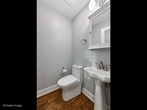 Tiny photo for 7225 N East Prairie Road, Lincolnwood, IL 60712 (MLS # 12562335)