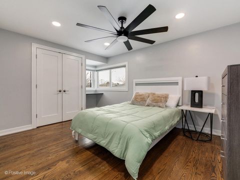 Tiny photo for 7225 N East Prairie Road, Lincolnwood, IL 60712 (MLS # 12562335)