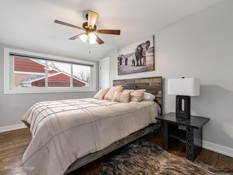 Tiny photo for 7225 N East Prairie Road, Lincolnwood, IL 60712 (MLS # 12562335)