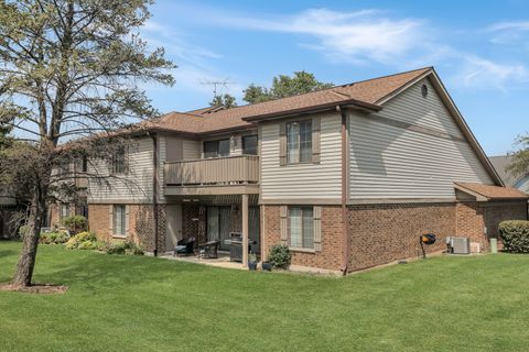 Tiny photo for 1511 W Pheasant Trail Lane #2, Arlington Heights, IL 60004 (MLS # 12706600)