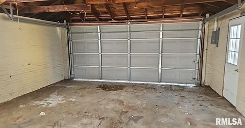 Tiny photo for 200 W DELAWARE Street, Fairfield, IL 62837 (MLS # EB459412)