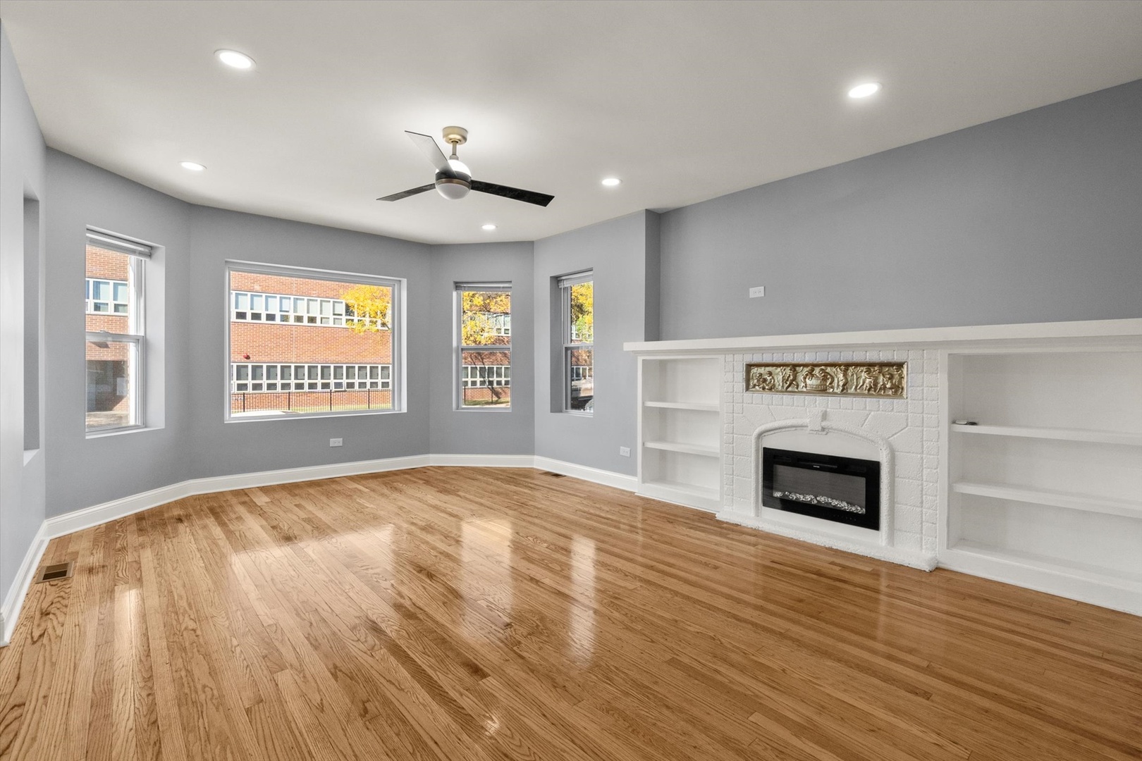 6147 S SEELEY Avenue