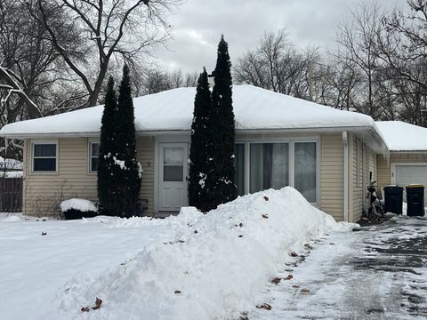 Photo of 3200 Thrush Lane, Rolling Meadows, IL 60008 (MLS # 12530068)