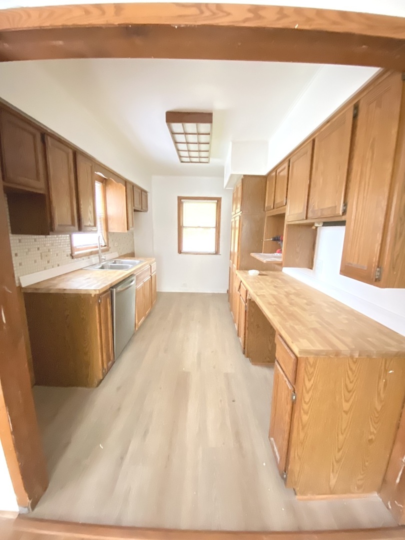 14210 S Wabash Avenue