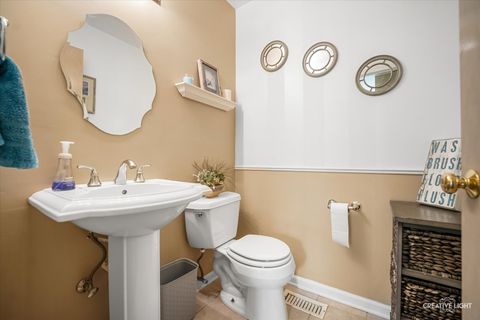 Tiny photo for 12 Middlefield Court, Lake In The Hills, IL 60156 (MLS # 12627666)