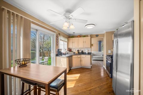 Tiny photo for 12 Middlefield Court, Lake In The Hills, IL 60156 (MLS # 12627666)