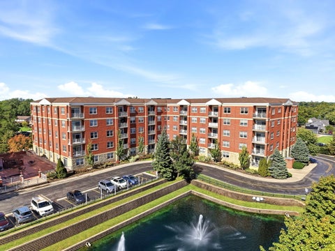 Photo of 1 Itasca Place #214, Itasca, IL 60143 (MLS # 12776609)
