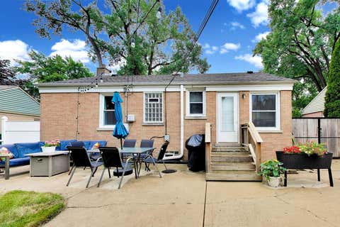 Tiny photo for 5816 W Greenleaf Avenue, Chicago, IL 60646 (MLS # 12722064)